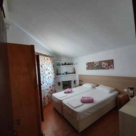 Dionisos Studios And Apts Skiathos Koukounaries ภายนอก รูปภาพ