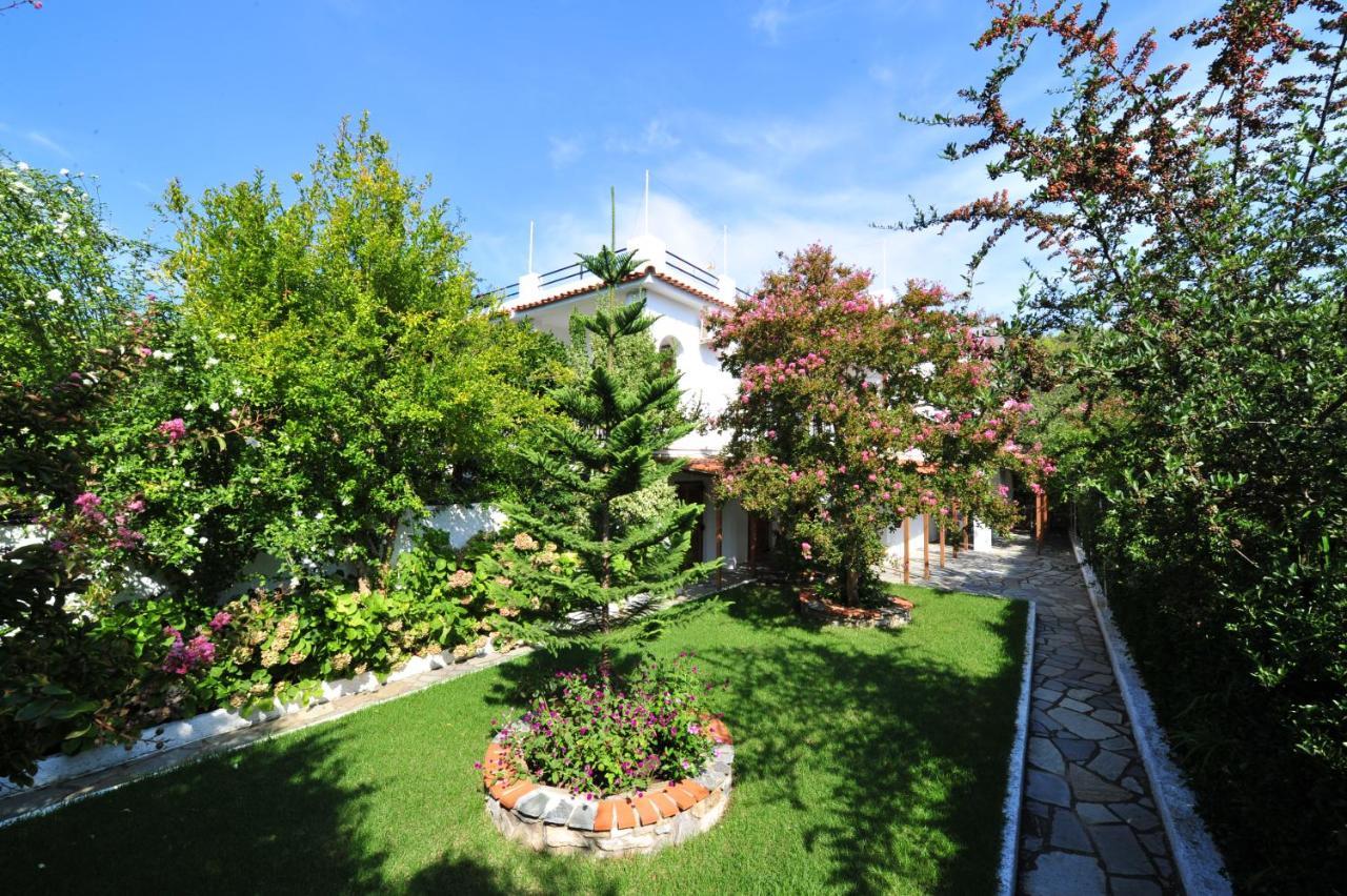 Dionisos Studios And Apts Skiathos Koukounaries ภายนอก รูปภาพ