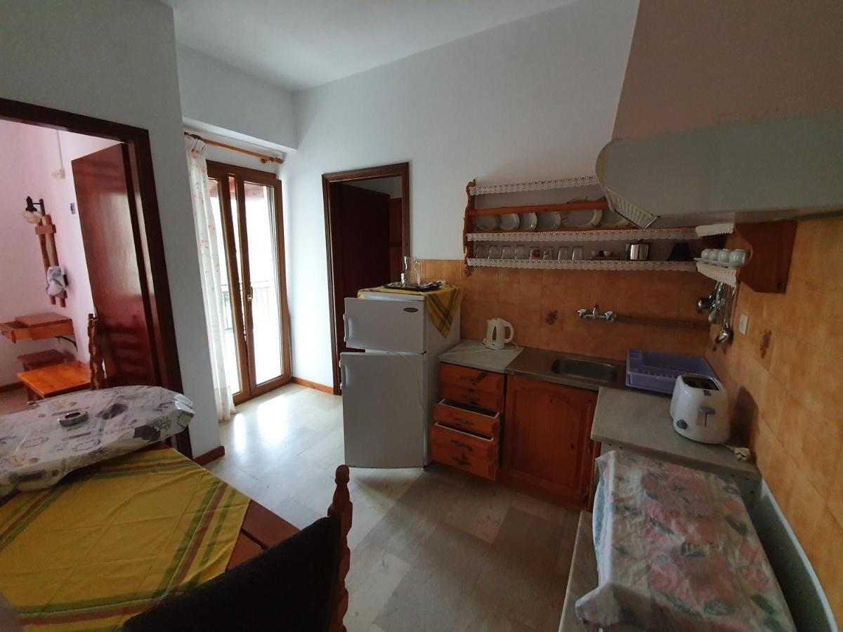 Dionisos Studios And Apts Skiathos Koukounaries ภายนอก รูปภาพ